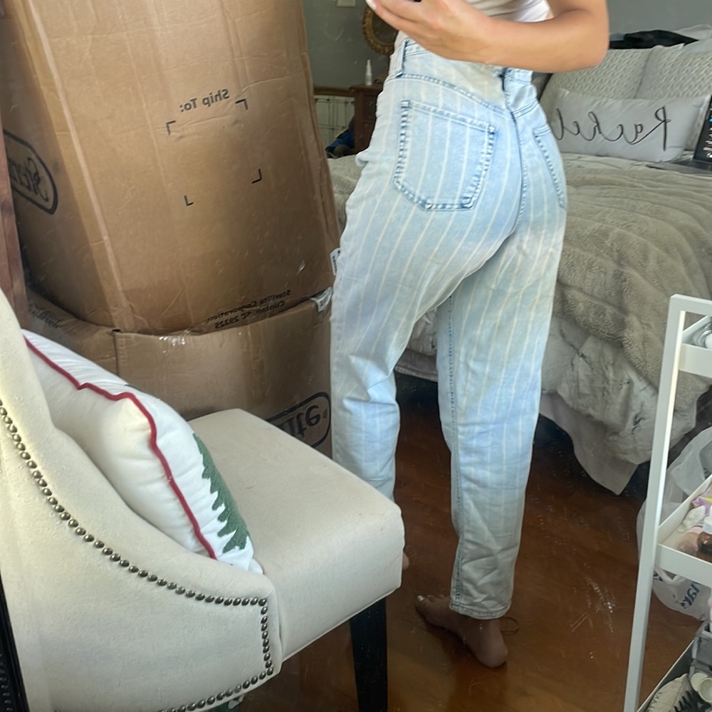 BOYFRIEND STRIPPED JEANS